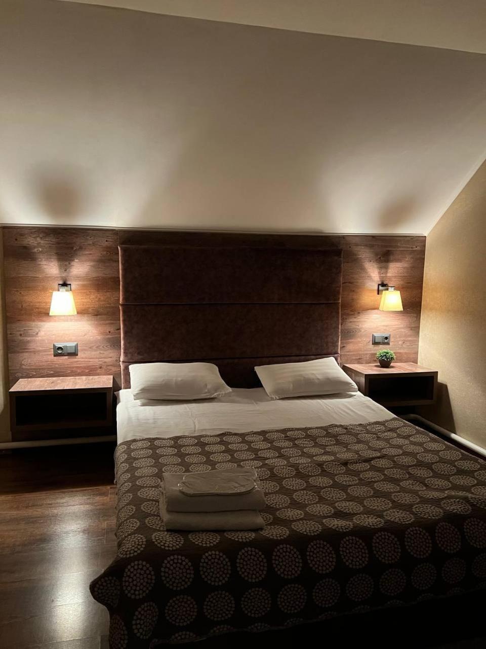 Lavitor hotel Bishkek Esterno foto