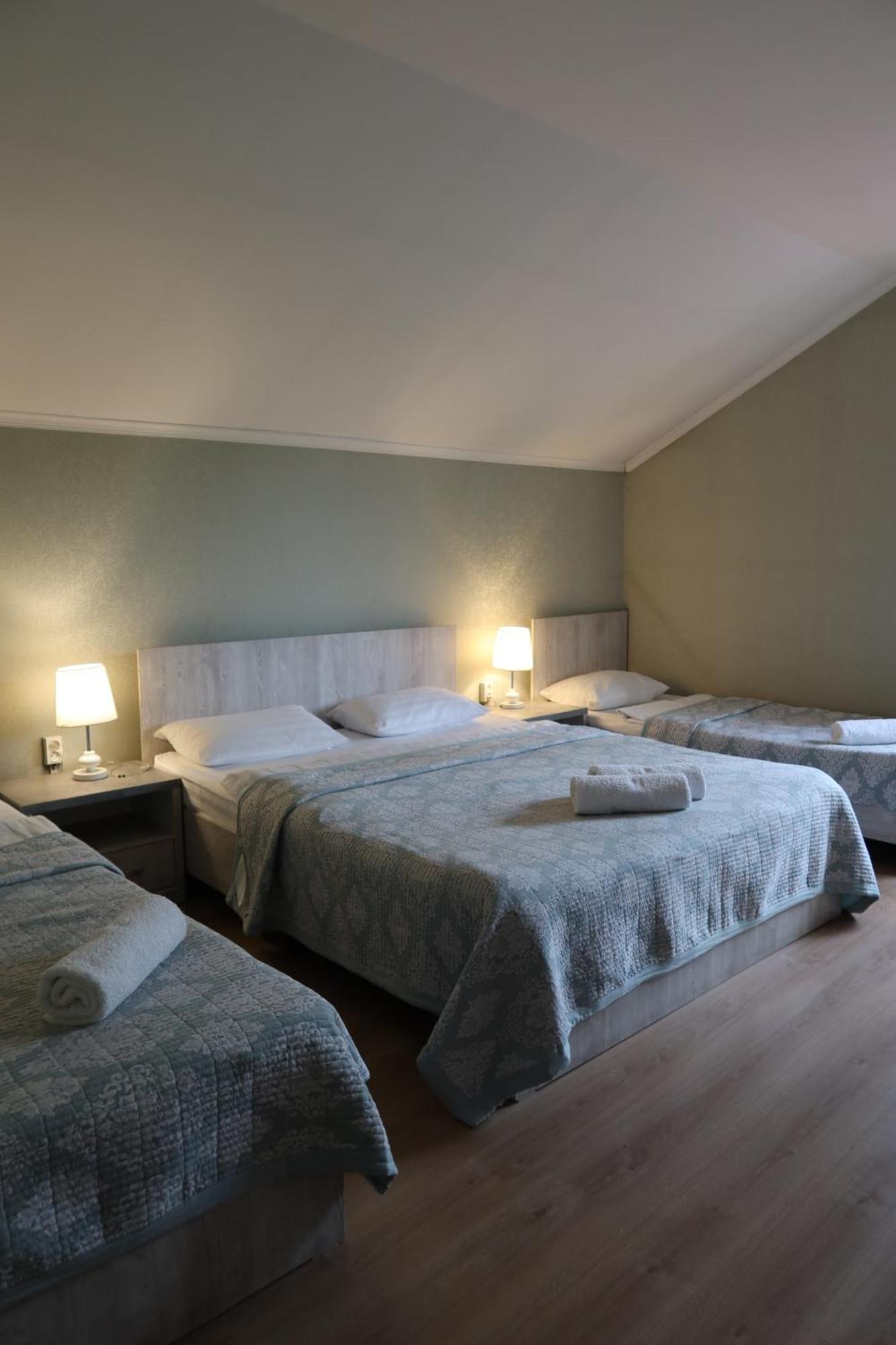 Lavitor hotel Bishkek Esterno foto