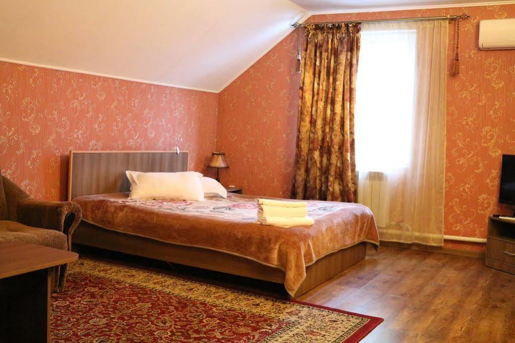 Lavitor hotel Bishkek Esterno foto