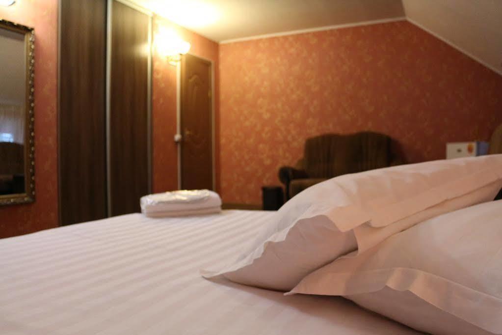 Lavitor hotel Bishkek Esterno foto