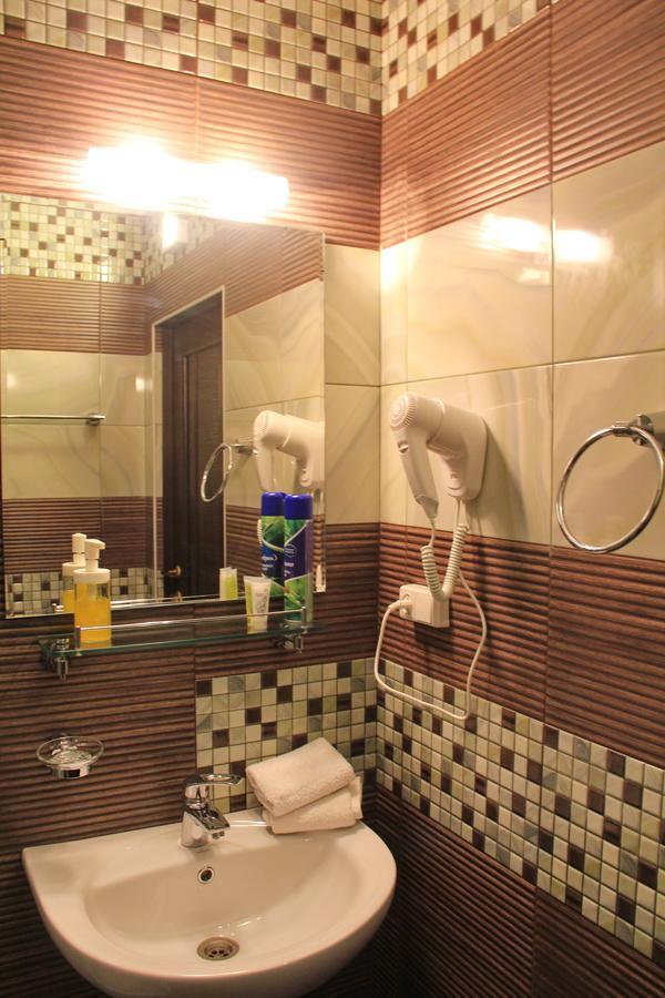 Lavitor hotel Bishkek Esterno foto